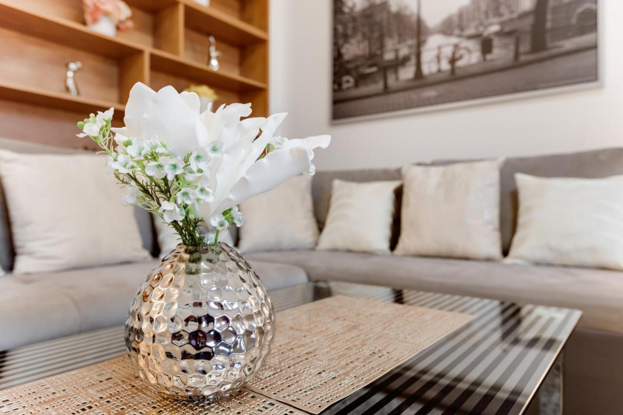 Exclusive Riverside Apartment In The Heart Of Prague Praga Exterior foto